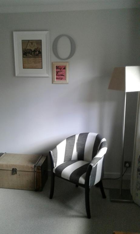 Crown Hotel Chertsey Bagian luar foto